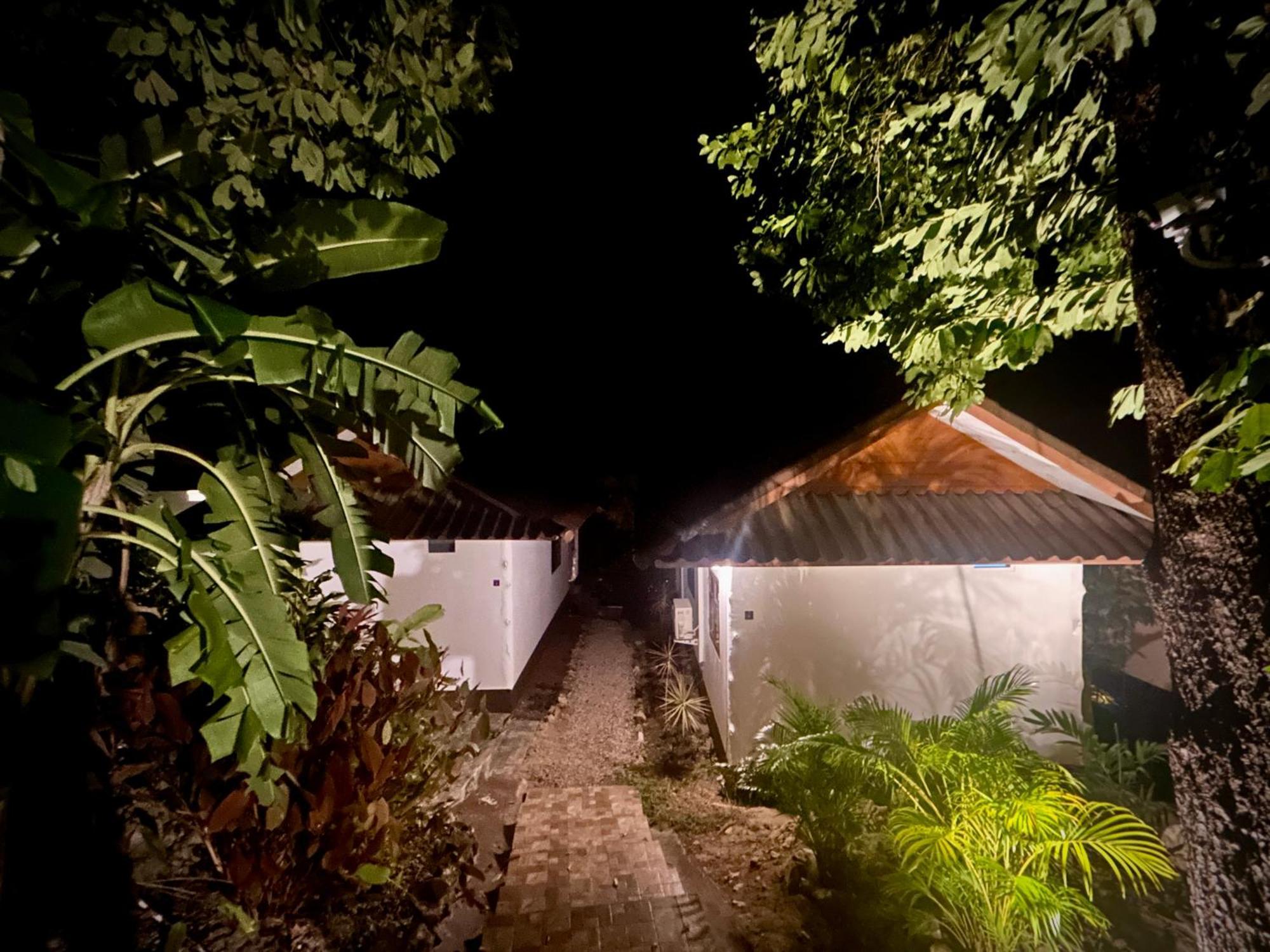 Kalani Bungalows, Hatjau Kültér fotó